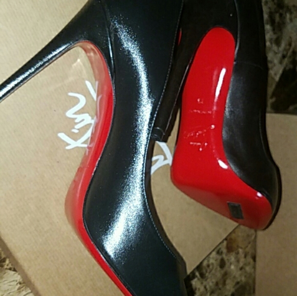 New Christian Louboutin - Picture 4 of 7